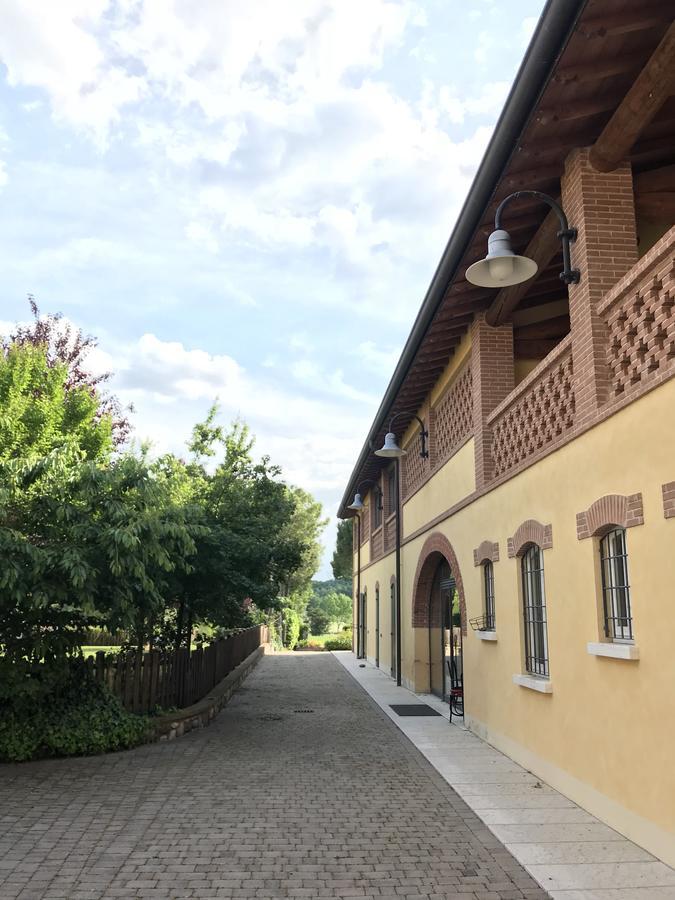 Agriturismo Corte Salandini Otel Ponti sul Mincio Dış mekan fotoğraf
